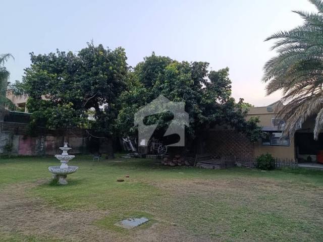 40 marla plot for sale in cantt gulberg garden town model town