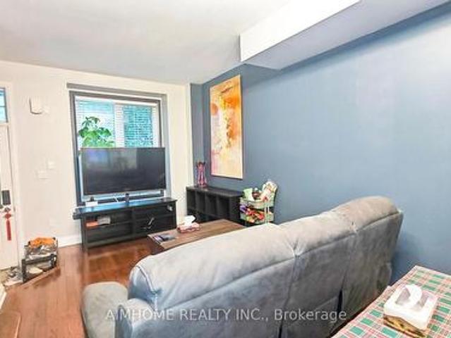 40 Raffeix Lane, Toronto, ON, M5A 0G5 townhouse for lease | Listing ID C13594 | Royal LePage