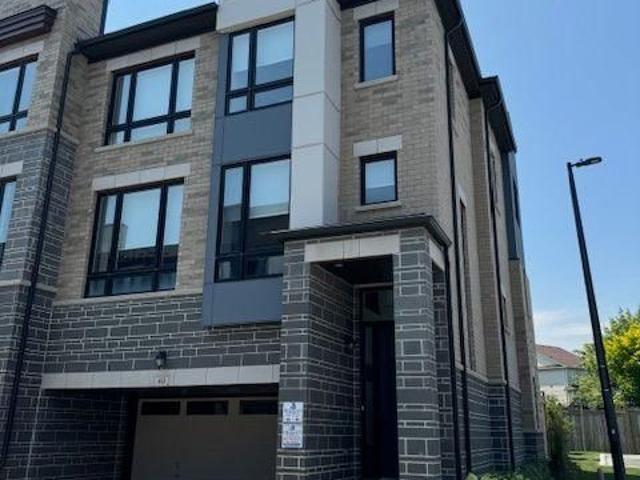 40 Steamboat Way, Whitby | 3Beds/3Bath, Townhouse, $3,299/mo | Condos. Ca