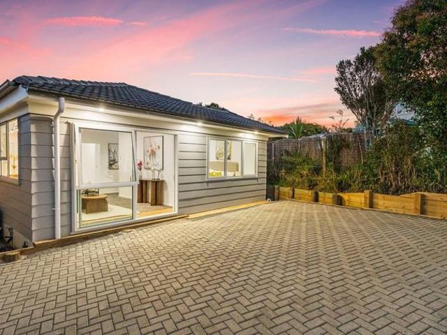40B Tiroroa Avenue, Te Atatu South, Waitakere City