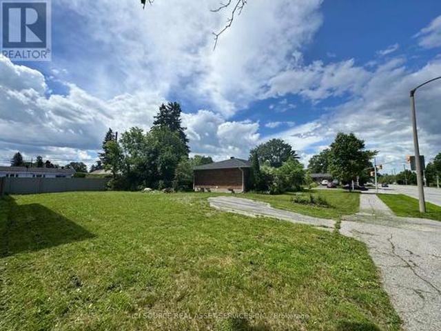 410 Smyth Road, Ottawa, ON, K1H 5A4 vacant land for sale | Listing ID X13492 | Royal LePage