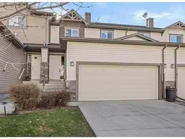 410 Ranch Ridge Meadow, Strathmore, AB, T1P 0A9 townhouse fo.