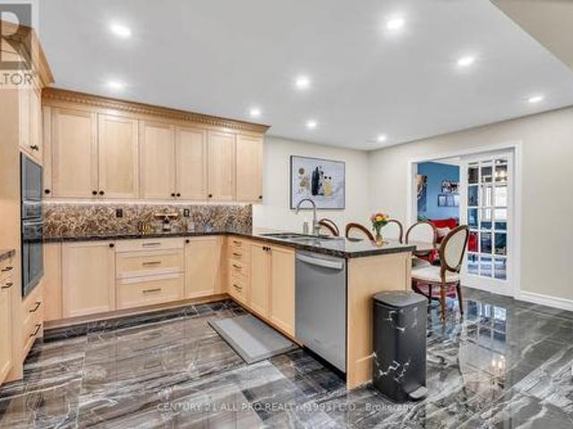 411 245 Elgin Street W, Cobourg, ON, K9A 5M1 townhouse for sale | Listing ID X12007 | Royal LePage