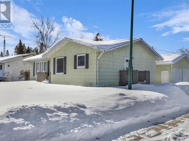 411 Broad Street, Cut Knife, SK, S0M 0N0 house for sale | Listing ID SK996067 | Royal LePage