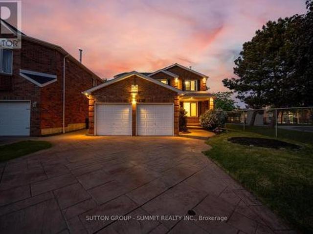 4127 Colonial Drive, Mississauga, ON, L5L 4E8 house for sale | Listing ID W13235 | Royal LePage