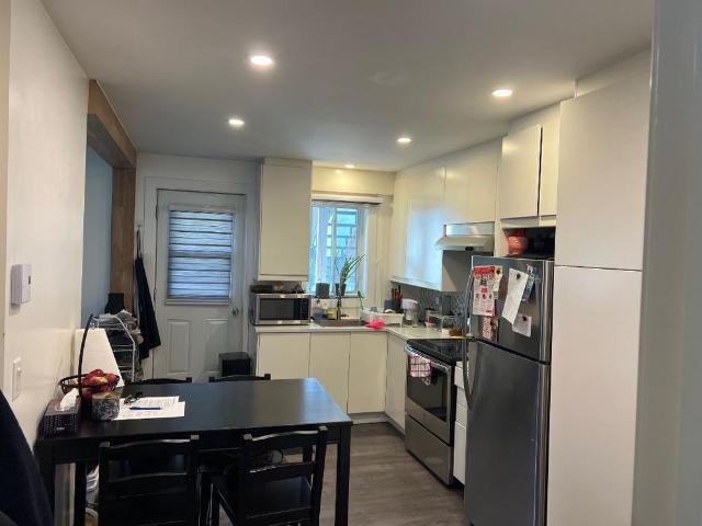 41/2 a Laval dispo 1 Juillet 2026 internet +Thermopompe chaud et froid+ Locker inclus 1600$