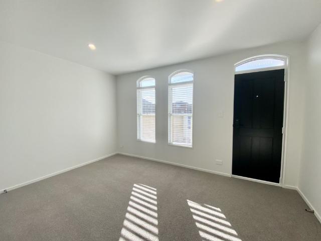 4/12 Burke Street, Addington