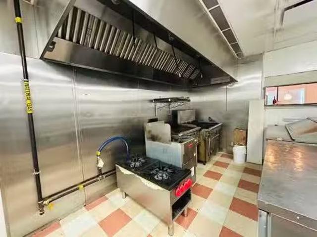 412 Memorial Drive Ne, Calgary, AB, T2E 4Y7 commercial for r.
