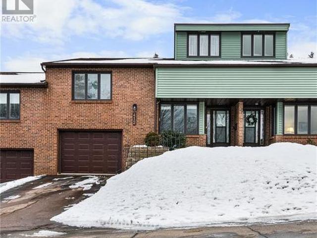412 Westmount Blvd, Moncton, NB, E1E 4K3 townhouse for sale.