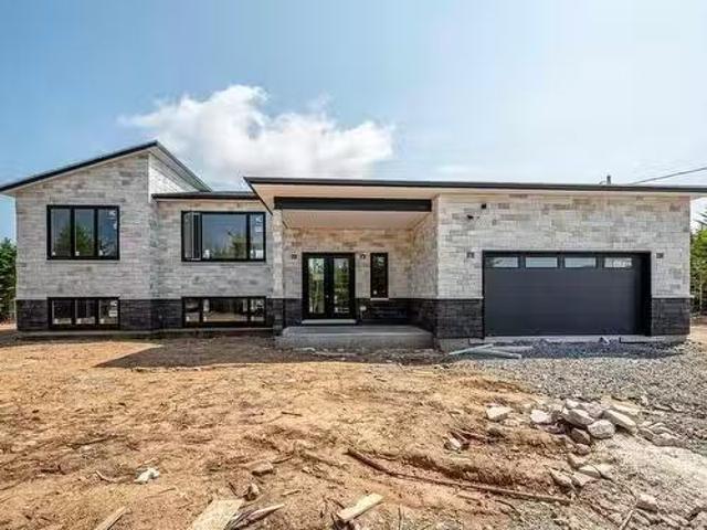 414 Canoe Crescent, Hammonds Plains, NS, B4B 2P5 house for s.