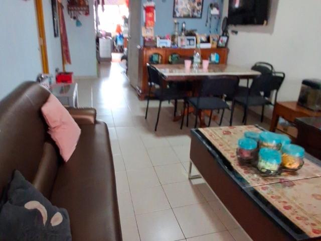414 Bukit Batok West Avenue 4 HDB Apartment For Sale, $450,000, 2 Bed 2 Bath 786 sqft $573.00 psf