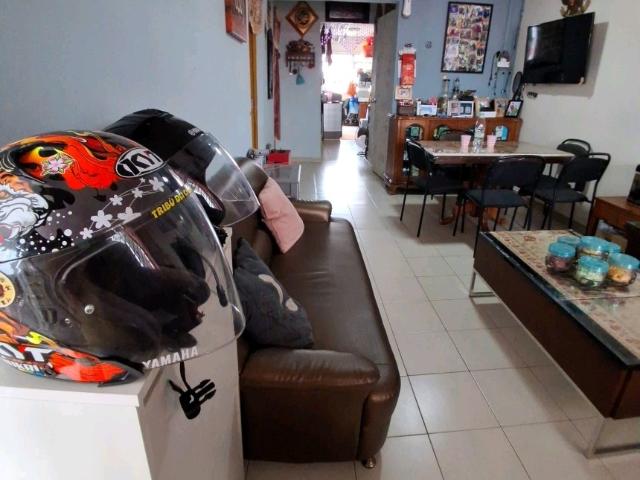 414 Bukit Batok West Avenue 4 HDB Apartment For Sale, $450,000, 2 Bed 2 Bath 786 sqft $573.00 psf