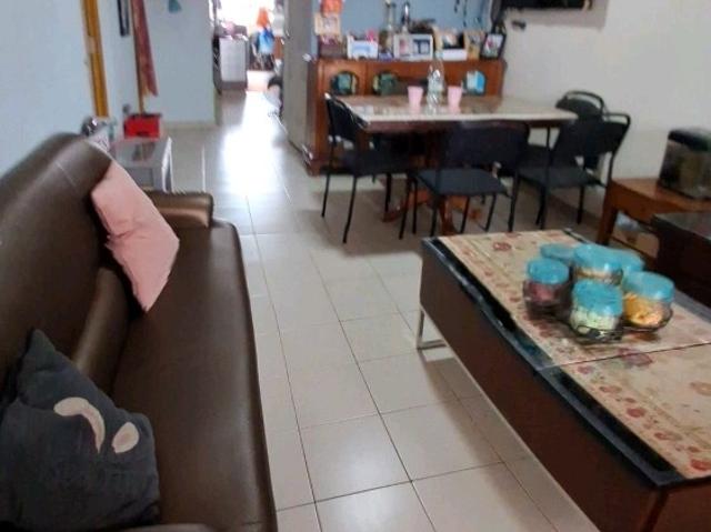 414 Bukit Batok West Avenue 4 HDB Apartment For Sale, $450,000, 2 Bed 2 Bath 786 sqft $573.00 psf