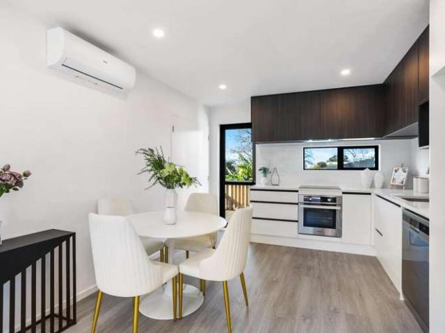 4/14 Eastglen Road, Glen Eden, Waitakere City