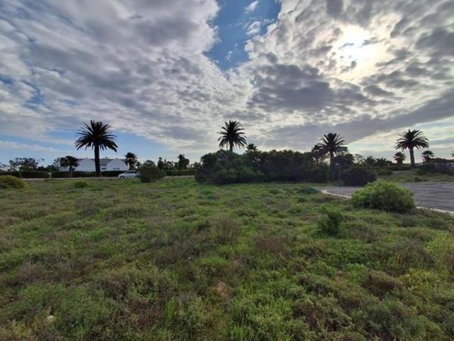 414 m² Land available in Shelley Point