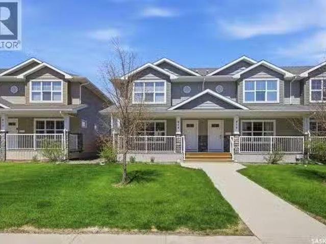 414 Maningas Bend, Saskatoon, SK, S7W 0V6 townhouse for sale.