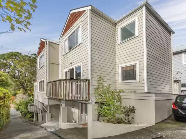 4/14A Glenmore Street, Thorndon, Wellington City For Sale