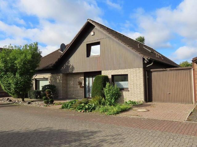 41542 Dormagen Ückerath: Freistehendes, großes Einfamilienhaus in unverbaubarer Südwestlage