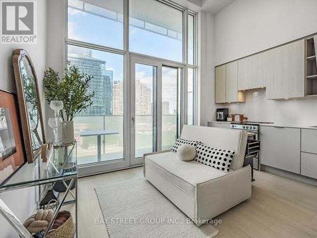 415 3 Confederation Parkway, Mississauga, ON, L5B 0M3 condo for sale | Listing ID W12010 | Royal LePage