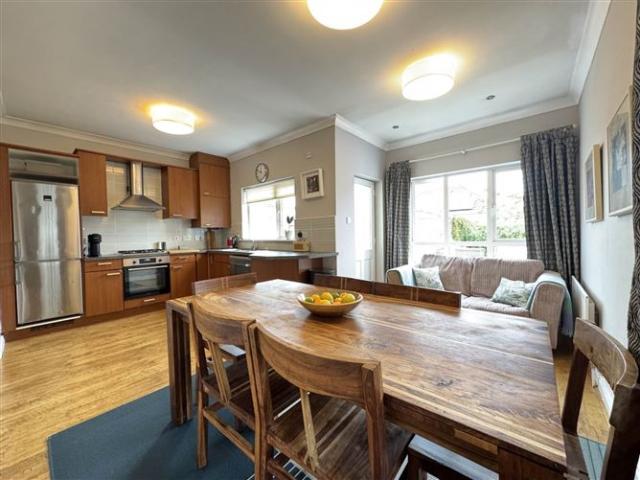 415,000 | 2 Marine Crescent, Blackrock, County Louth Michael Lavelle Estate Agents 5002 MyHome. Ie Residential