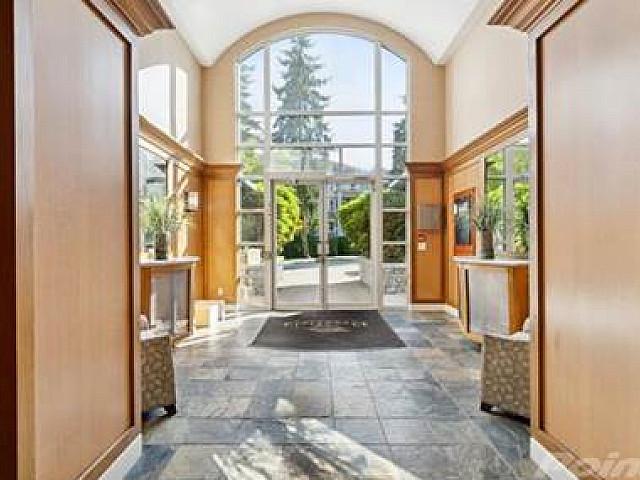 415 3608 Deercrest Drive North Vancouver, Bc