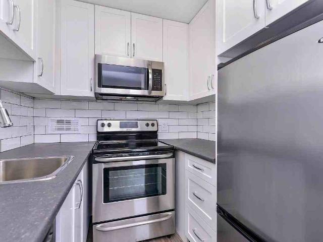 415 & 435 Michigan Street Apartments Studio Apartment for Rent at 435 Charter House, Victoria, BC V8V 1R9 James Bay