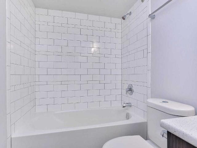 415 & 435 Michigan Street Apartments 2 Bedroom Apartment for Rent at 435 Charter House, Victoria, BC V8V 1R9 James Bay