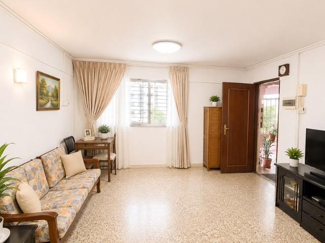 415 Ang Mo Kio Avenue 10 HDB Apartment For Sale, $555,000, 3 Bed 2 Bath 990 sqft $561.00 psf