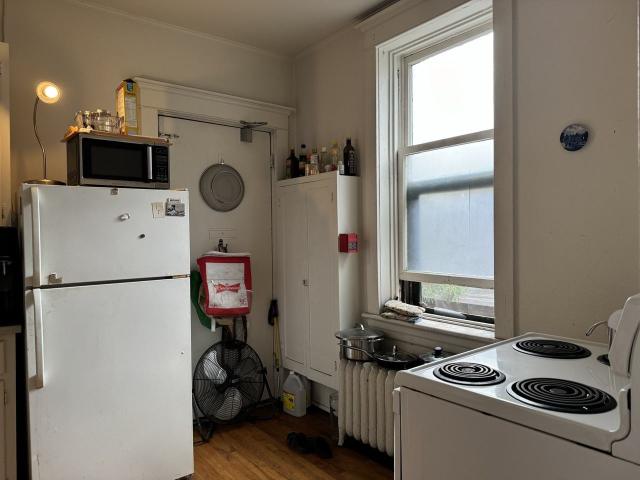 415 Elgin Street 3 Bedroom Apartment for Rent at 415 Elgin St, Ottawa, ON K2P 1N4 Centretown