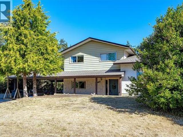 4167 Thornhill Cres, Saanich, BC, V8N 5E6 house for sale | Listing ID 1044 | Royal LePage