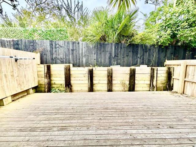 4/16 Buisson Glade, West Harbour, Waitakere City