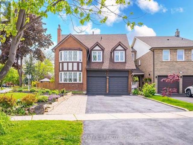 4174 Trellis Crescent, Mississauga, ON, L5L 2M2 house for sale | Listing ID W13158 | Royal LePage