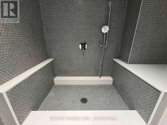 417 395 DUNDAS STREET W