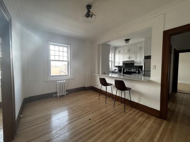 418 Claremont 2 Bedroom Apartment for Rent at 418 Av Claremont, Westmount, QC H3Y 2N2
