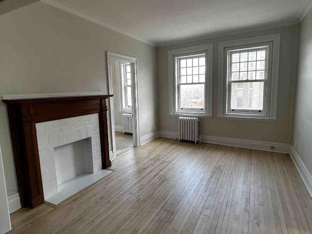 418 Claremont 2 Bedroom Apartment for Rent at 418 Av Claremont, Westmount, QC H3Y 2N2