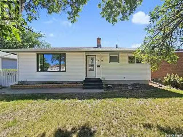 419 2Nd Avenue Se, Swift Current, SK, S9H 3J7 house for sale.