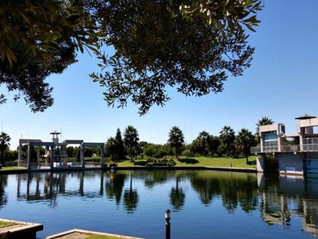 419 m² Land available in The Island Estates