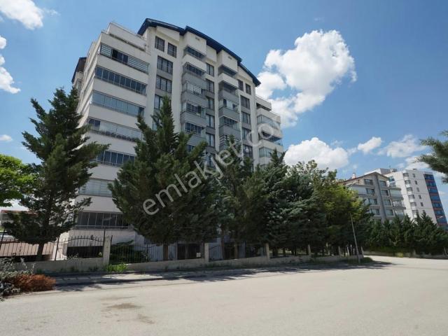 4+1 Temiz Bakımlı Yapılı Daire