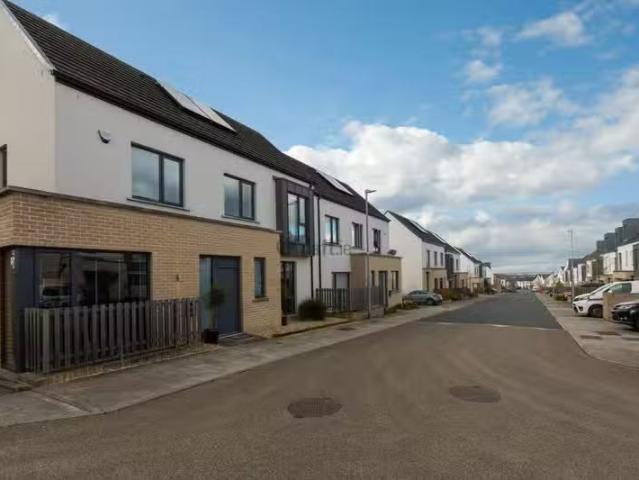 41 The Avenue, Scholarstown Wood, Knocklyon, Dublin 16 is for.