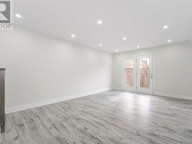 41 Town House Crescent, Brampton, ON, L6W 3G3 townhouse for sale | Listing ID W12278 | Royal LePage
