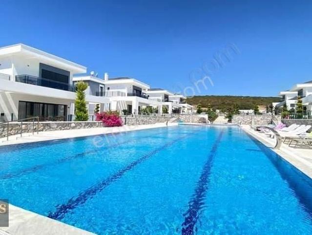 4+1 Ayrı Mutfak Esyali Luks Villa