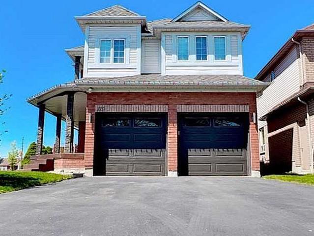 4+1 Bdrm Det Home / Exclusive Corner Lot / Spacious Family Rm