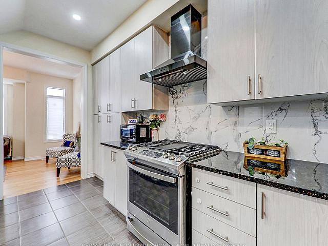 4+1 Br | 5 Ba freehold Townhouse In Ajax | 1177 Church St