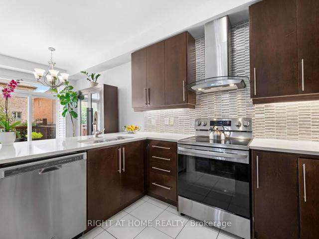 41 Coastline Drive, Brampton | 3Beds/4Bath, Townhouse, $875,000 | Condos. Ca