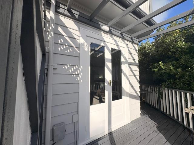 4/1 Coutts street