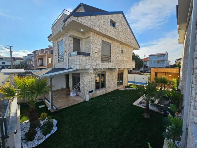 4+1 Deniz Manzaralı, Havuzlu, Jakuzili, Kış Bahçeli Lüks Villa