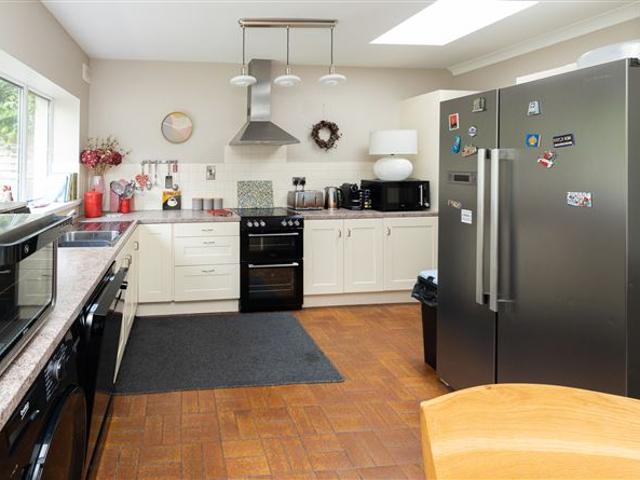 41 Monastery Walk, Clondalkin, Dublin 22 BROE Auctioneers 4931 MyHome. Ie Residential
