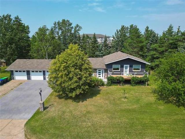 41 Oak Bluff Road, Brandon, MB, R7C 1A2 house for sale | Listing ID 202619 | Royal LePage