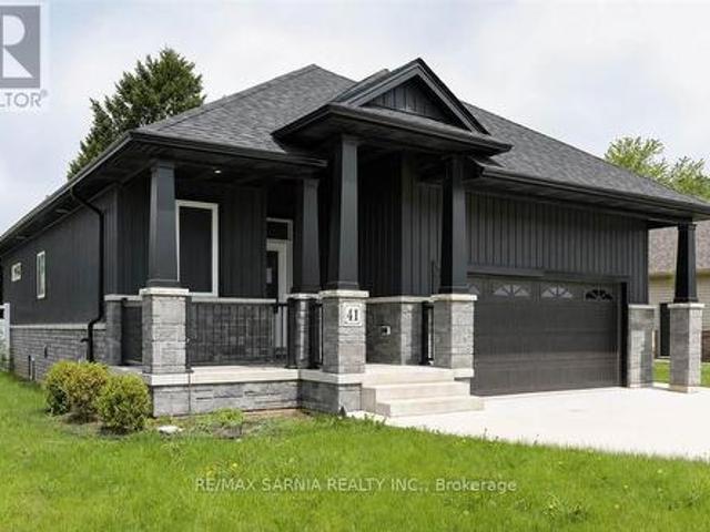 41 Sleepy Meadow Drive W, Chatham Kent Blenheim, ON, N0P 1A0 house for sale | Listing ID X13701 | Royal LePage