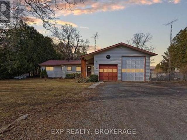 4205 Maple Drive, Frontenac South, ON, K0H 1W0 house for sale | Listing ID X12041 | Royal LePage